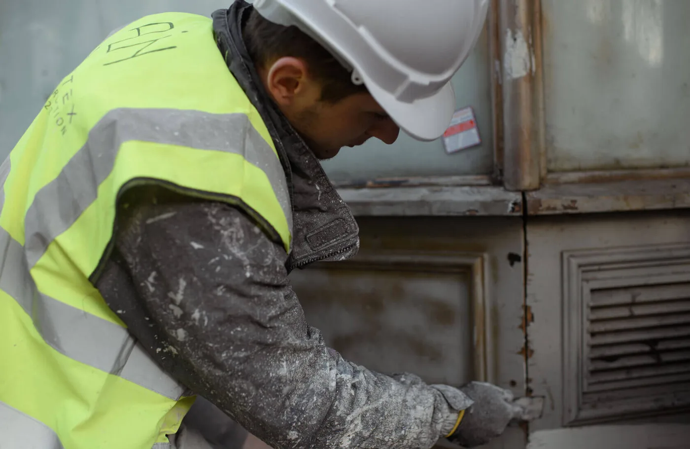 Craftex operative in full PPE on a London project