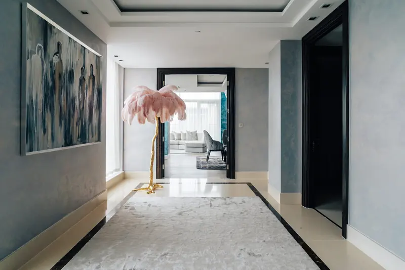 Apartment entrance hall with marble floor