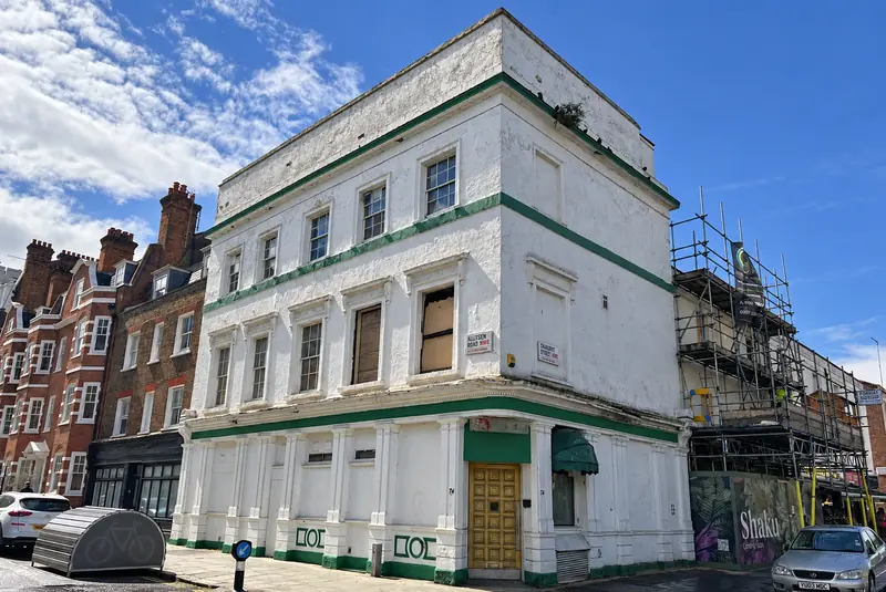 Corner building on a London street, NW8, a Craftex project